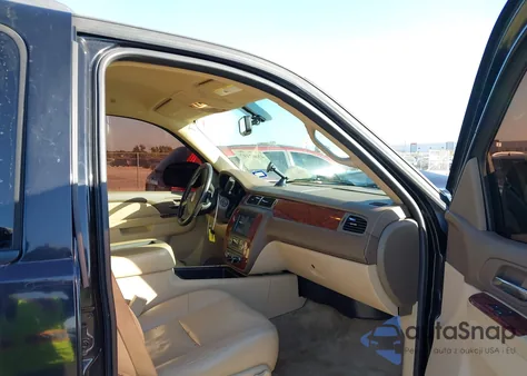 2010 Chevrolet Tahoe Lt from USA, damaged, VIN 1GNUCBE01AR276737